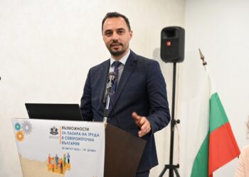 Министрите на икономиката на България и Румъния откриват бизнес форум в Русе