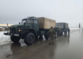 Военните се включиха на помощ в Две могили, още има села без ток и вода