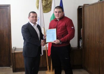 Отличиха младия русенски борец Мартин Илиев с грамота „Спортист на месеца“