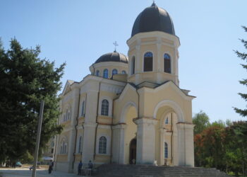 22-годишен гастрольор посегна на храма „Всех Святих“ в Русе