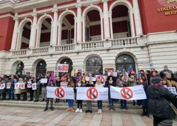 Творците в Русе излязоха на протест за достойно заплащане на труда им