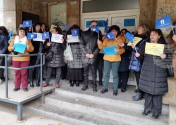 Социални работници в Русе протестираха: Няма да мълчим! Няма да търпим!