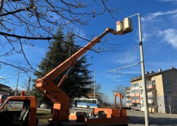 Подменят уличното осветление с LED в пет квартала и осем главни улици в Русе