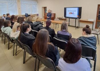 Съдия и русенски ученици в разгорещена дискусия на тема „Дискриминация и ксенофобия“