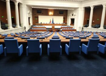 Отложиха заседанието на комисиите в парламента по проблема със санирането