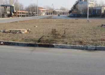 Автомобил с мигранти катастрофира в Русе, водачът избягал