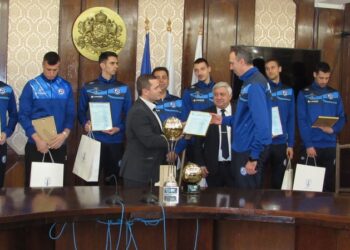 Кметът към волейболистите на „Дунав“-Русе: Купата е гордост за целия град! /ВИДЕО/