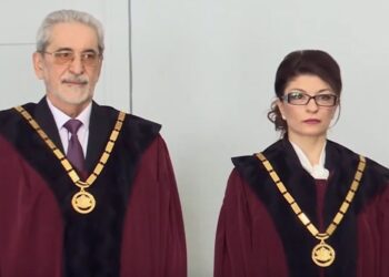 Десислава Атанасова напусна ГЕРБ, закле се като конституционен съдия