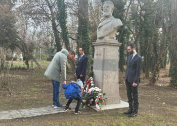Русенци се включиха в честването на 176 г. от рождението на Ботев в Букурещ