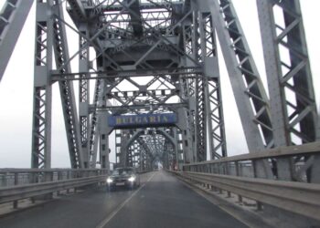 Аварийни ремонтни дейности започнаха по Дунав мост 1 /ВИДЕО/