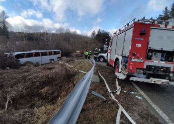 10 души пострадаха след ПТП-то на Русе-Бяла, започна ваденето на автобуса/ВИДЕО/