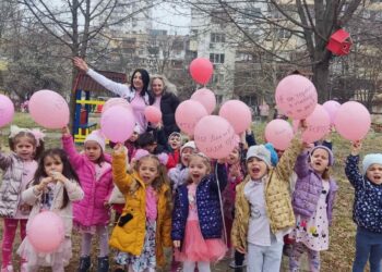 ДГ „Снежанка“ призова в Деня на розовата фланелка:  Да бъдем добри, но не за ден!