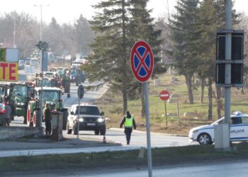 Земеделците блокираха протестно Дунав мост и пътя Русе-Бяла /ВИДЕО/