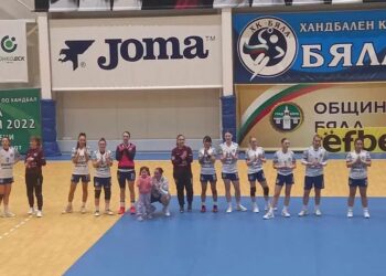 Хандбалистките на Бяла не оставиха шанс на съперника „Етър 64“