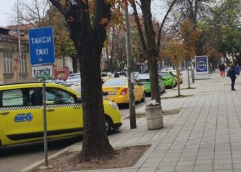 Всички таксиметрови стоянки в Русе ще бъдат обозначени до две седмици