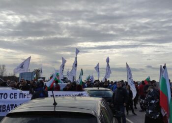 „Възраждане“ прави автошествие и блокира в неделя Дунав мост при Русе