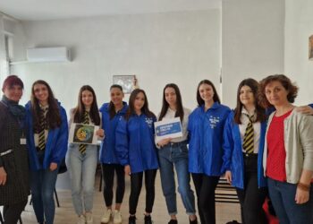Ученички и учителки от СУЕЕ-Русе извървяха 115 км от пътя Камино де Сантяго