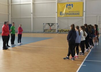 Девойките на ХК „Бяла“ тренираха с националите и треньорите от мъжкия отбор