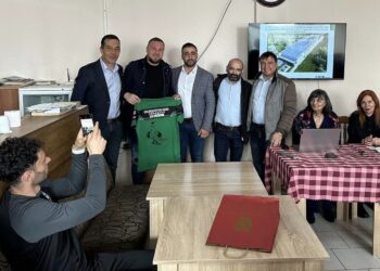 Кметовете на Ветово и Глоджево изненадаха с подарък шефовете на „Лудогорец“