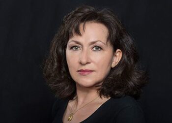 Красимира Стоянова няма да пее на „Мартенски музикални дни“ заради заболяване