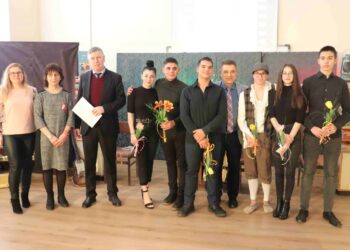 Ученици от ПГ по механотехника в Русе представиха спектакъла „Светлина на свободата“