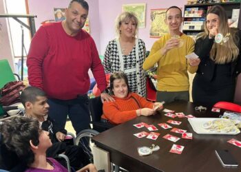 Съветниците от СДС-Гражданите раздадоха мартеници на деца и младежи с увреждания