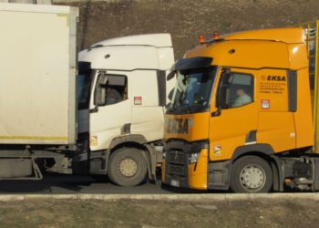 Тираджии се сбиха на бензиностанция в Русе, използваха палка и нож