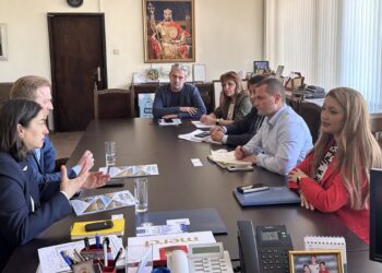 Кметът и ЕИБ обсъдиха финансирането на проекта за водороден транспорт в Русе