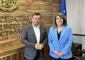 Кметът на Ветово подписа с регионалния министър за ремонта на ул.“Съединение“
