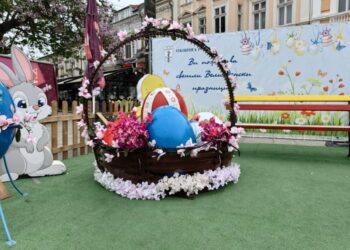 Великденско настроение носи украсата в центъра на Русе