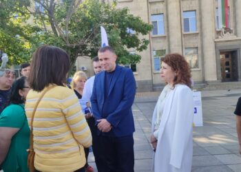 Ицо Хазарта и Рена Стефанова призоваха гражданите на Русе да гласуват /ВИДЕО/