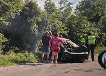 Лек автомобил се обърна по таван на пътя Русе-Николово