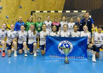 Хандбалистките на Бяла представят спечелените шампионски купи