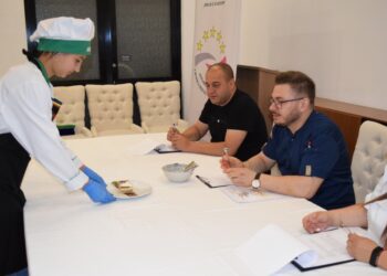 Русе Медиа - За да знаеш повече Лава кейк с цитруси спечели първо място в състезанието „Като шеф готвачите“ в Русе