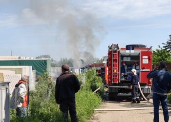 Пожар на площадка за химикали в Източна промишлена зона в Русе /ВИДЕО/