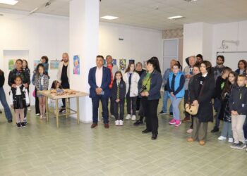 65 рисунки на ученици от конкурса „Аз, ти, той – ние сме Европа“ показват в РХГ