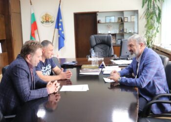 Областният управител поиска възстановяване на влака Русе-София „Синият Дунав“