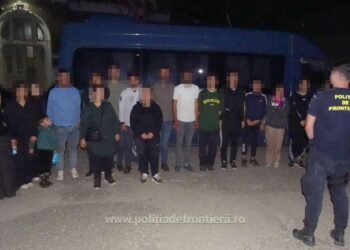 Мигранти опитали да влязат от България в Румъния с лодка през река Дунав