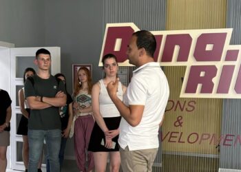 „Дунарит“ посрещна ученици от МГ „Баба Тонка“