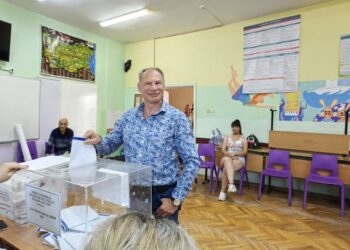 Бедрос Пехливанян: Гласувах за стабилна България в сигурна Европа /ВИДЕО/