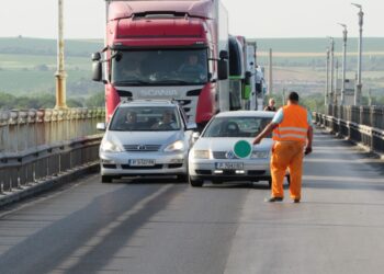Аварийни ремонтни дейности започнаха от днес на Дунав мост при Русе /ВИДЕО/
