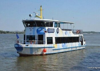Областната управа организира разходка по река Дунав за ученици от всички класове