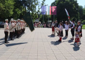 Във Ветово посрещнаха над 450 ученици от похода „По пътя на четата на Таньо войвода“