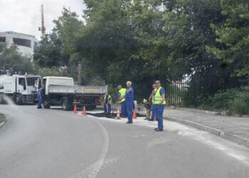 Асфалтиране затруднява движението от Военното поделение към „Ялта“