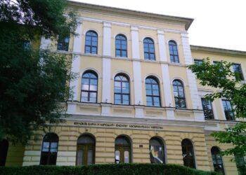 Русе Медиа - За да знаеш повече Изложбата „Випуск 1980 г.“ представя 16 автори в Художествената галерия