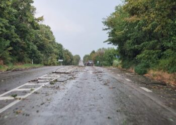 Пет населени места в Русенско останаха временно без ток заради дъждовете
