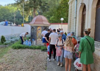 Миряни от България и Румъния почетоха Св. Марина в село Каран Върбовка