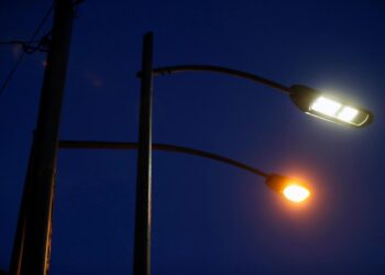 Община Русе модернизира уличното осветление в 10 населени места с фотоволтаици