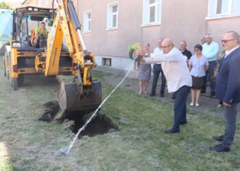 Започна изграждането на физкултурен салон в единственото средно училище в Сливо поле