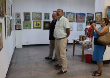 Русенски художници подредиха изложба, посветена на лятото